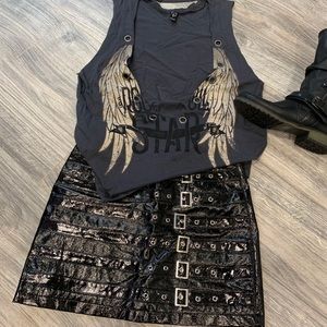 Sleeveless Graphic T-shirt with front cutout